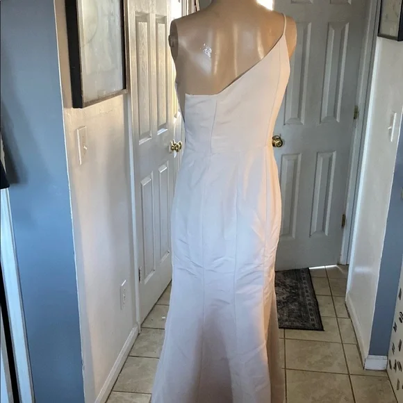 Amsale Elegant off White One-Shoulder Gown